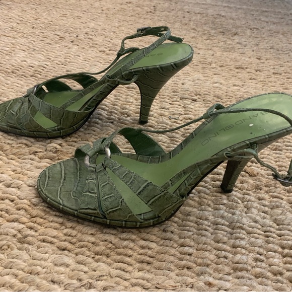 Vintage Bandolino Green strappy heels - Picture 6 of 7